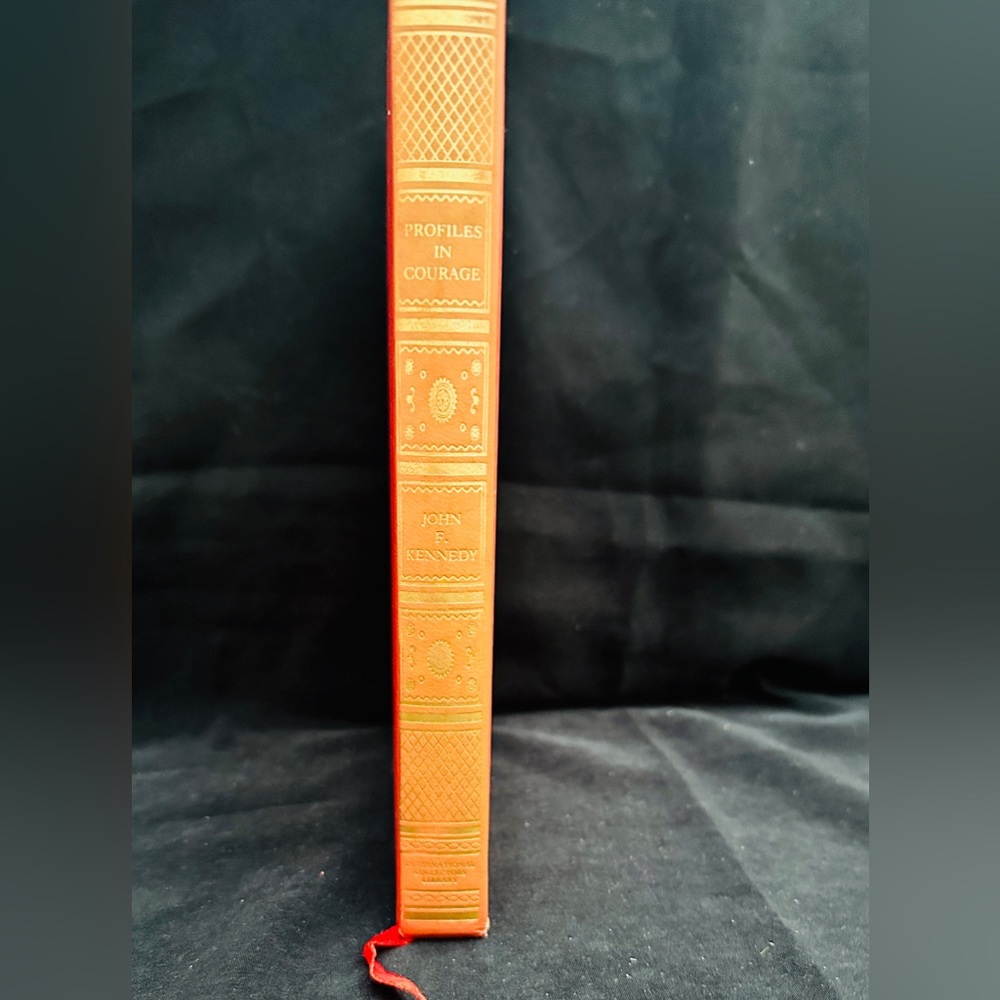 PRESIDENT JOHN F. KENNEDY: PROFILES IN COURAGE INTERNATIONAL COLLECTORS LIBRARY